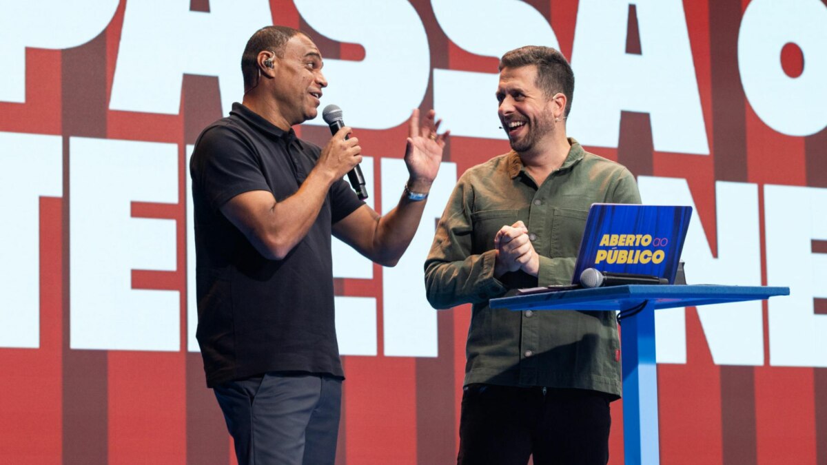 Denilson e Maurício Meirelles juntos em trecho da estreia do Aberto ao Público