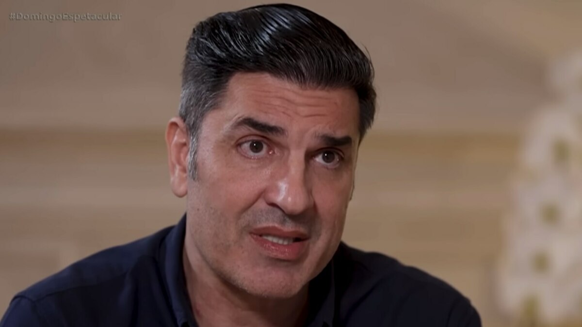 Edu Guedes emocionado em trecho de entrevista ao Domingo Espetacular