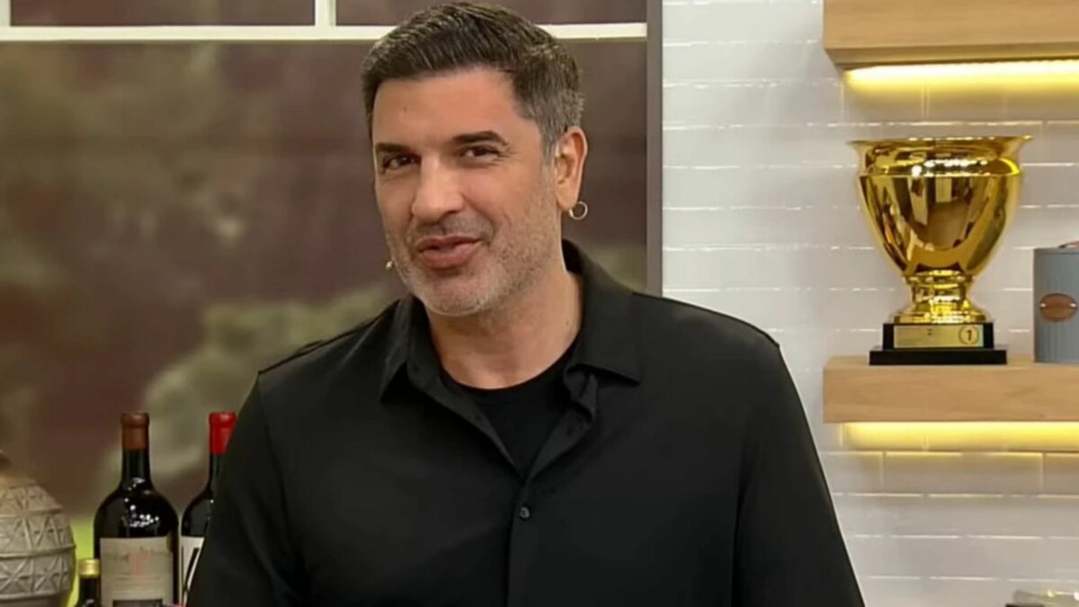 Edu Guedes em trecho do programa Fica Com a Gente na RedeTV!