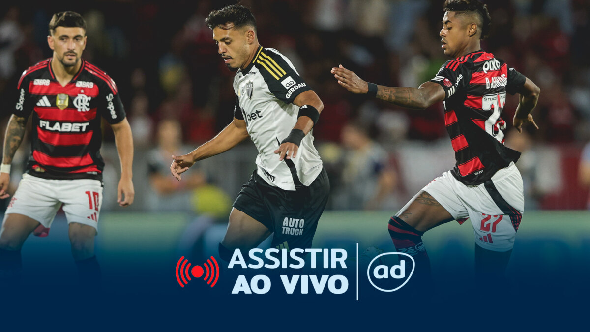 Jogadores em campo na arte onde assistir ao jogo Flamengo x Atlético pela Copa do Brasil