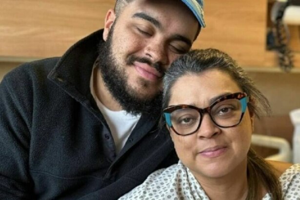 Francisco Gil e Preta Gil em foto posada abraçados no leito de hospital