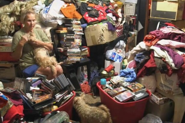 Glória em trecho do episódio de Acumuladores exibido pela RECORD