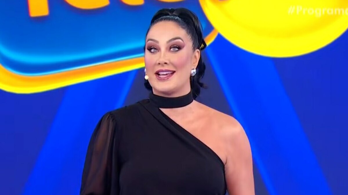 Helen Ganzarolli, de roupa preta, em trecho do Sorteio Tele Sena de Pais