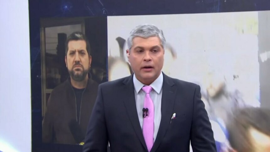 Joel Datena furioso após repórter ser ao vivo de cusparada ao vivo no Brasil Urgente