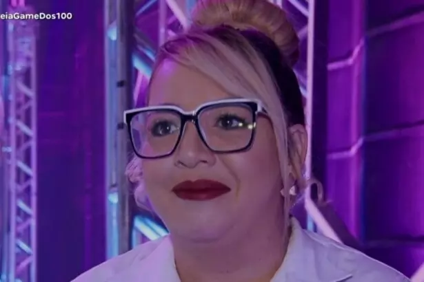 Lorena Alexandre, cover de Marília Mendonça, em trecho da estreia do game dos 100