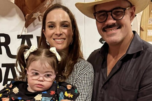 Maria Guilhermina, Leticia Cazarré e Juliano Cazarré em foto posada