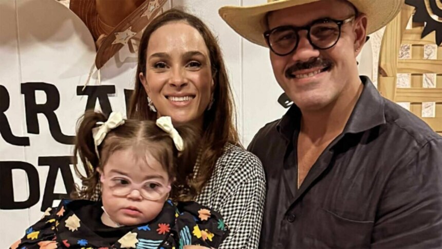 Maria Guilhermina, Leticia Cazarré e Juliano Cazarré em foto posada
