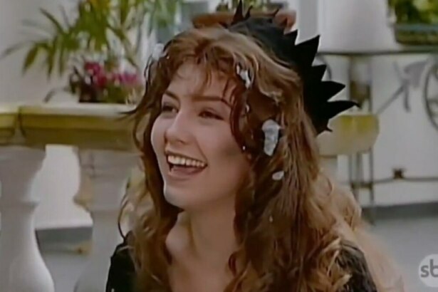 Thalía, em trecho do capítulo da reestreia de Maria do Bairro no SBT