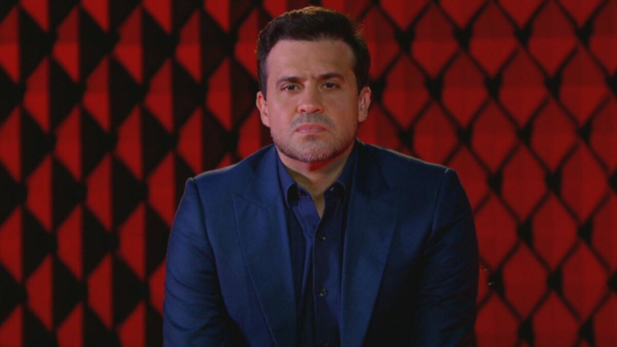 Pablo Marçal, em trecho da estreia do No alvo, no cenário vermelho