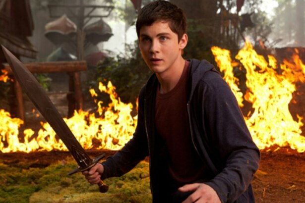 Logan Lerman no filme Percy Jackson e o Mar de Monstros