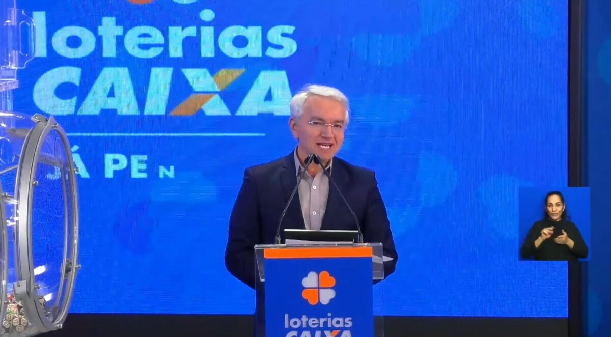 Pereira Jr em trecho dos sorteios das Loterias Caixa, incluindo a Dupla Sena