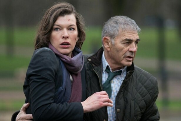 Protagonistas, com semblantes assumidos, em trecho do filme Perseguindo Abbott