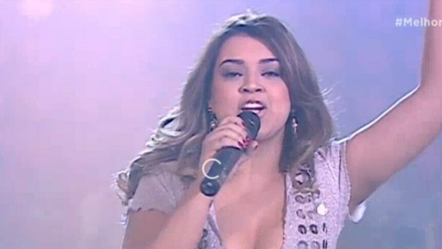Preta Gil em trecho do programa de estreia Caixa Preta na Band, em 2004