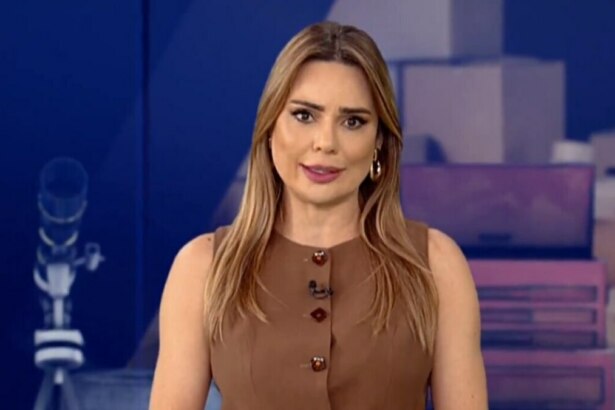 Rachel Sheherazade em trecho do cenário do Acumuladores