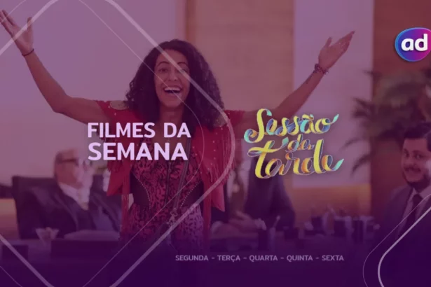 Protagonista do filme Tô Ryca com os braços abertos e sorrindo na arte dos filmes da semana da Sessão da Tarde
