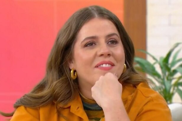Tati Machado emocionada falando sobre a perda do filho no Mais Você