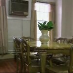 Mesa limpa da casa de Roxann