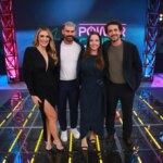 Rafa Brites, Radamés, Carol e Felipe Andreoli no centro do palco da final do Power Couple Brasil 7