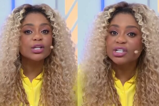 Montagem em tela dividida, com duas imagens quase idênticas da apresentadora Cariúcha no Fofofcalizando. Ela tem cabelos loiros e cacheados, usa uma blusa amarela e está falando em um estúdio de televisão.