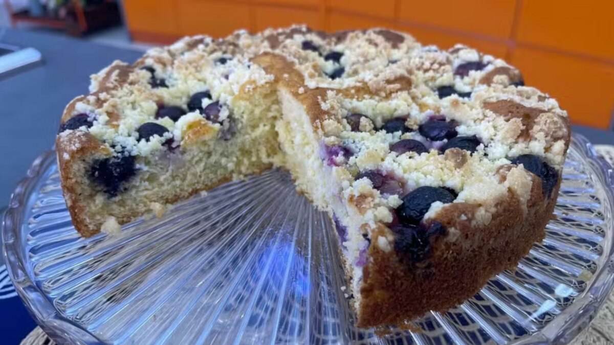 Cuca de uva, em trecho de receita ensinada no Mais Você