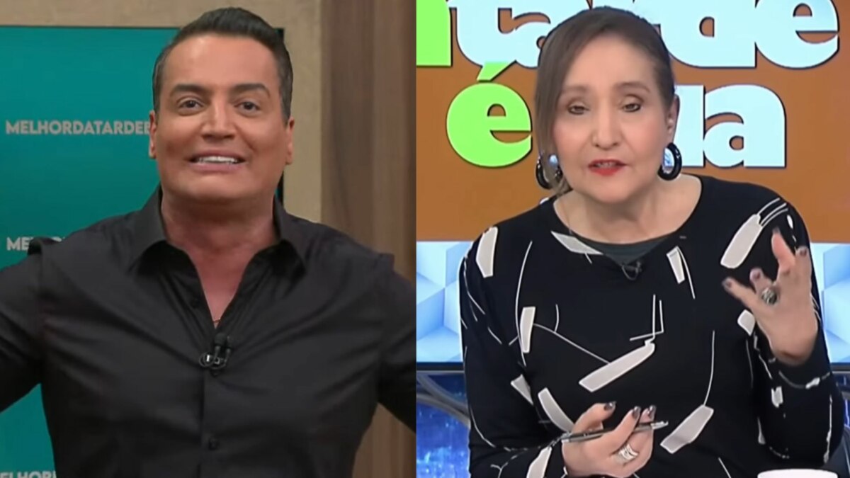 A imagem é uma montagem de duas fotos. Na foto da esquerda, Léo Dias sorri, olhando diretamente para a câmera. Ele veste uma camisa social preta e está em frente a um painel que repete a frase "MELHOR DA TARDE". Na foto da direita, a apresentadora Sônia Abrão segura uma caneta e gesticula com a mão, com uma expressão séria. Ela usa um vestido preto e branco com estampa abstrata e brincos grandes no cenário do A Tarde é Sua.
