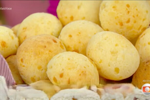 Cesta de pão de queijo dourado e crocante, receita de Ana Maria Braga no Mais Você da TV Globo, enviada como surpresa ao elenco da Dança dos Famosos, feita com polvilho doce, queijo minas padrão e parmesão