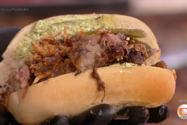 Sanduíche de costela desfiada com maionese de agrião e creme de provolone, exibido no programa É de Casa da TV Globo
