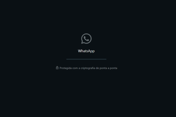 Tela de carregamento do WhatsApp Web com o logo