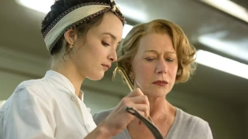 Trecho do filme A 100 Passos de um Sonho, em uma cena de duas mulheres na cozinha