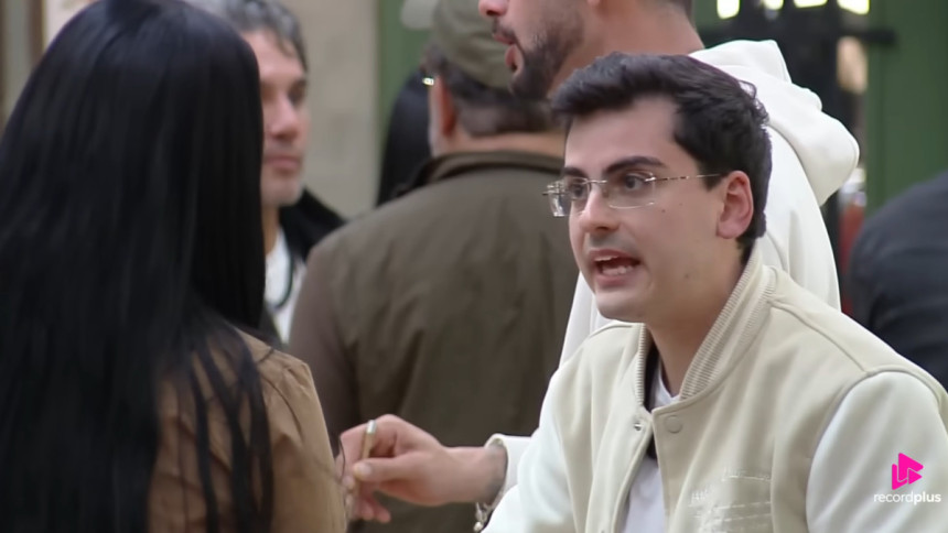 Rayane e Dudu Camargo em trecho de discussão na A Fazenda 17