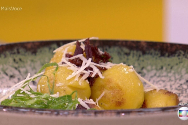 Nhoque de banana-da-terra ao limone em trecho de receita do Mais Você