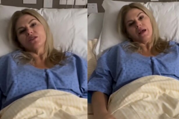 Montagem de duas fotos da socialite Val Marchiori, deitada em um leito de hospital, vestindo uma bata azul clara e olhando para a câmera.