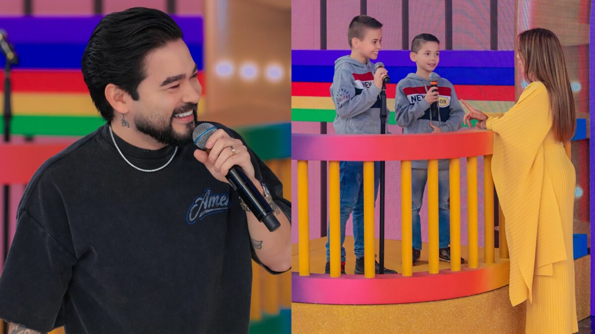 Montagem com Yudi Tamashiro sorrindo com um microfone, e duas crianças em uma estrutura redonda ao lado de Patricia Abravanel no palco da Porta da Esperança.