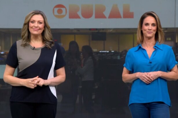 Cristina Vieira e Helen Martins em pé na redação do Globo Rural