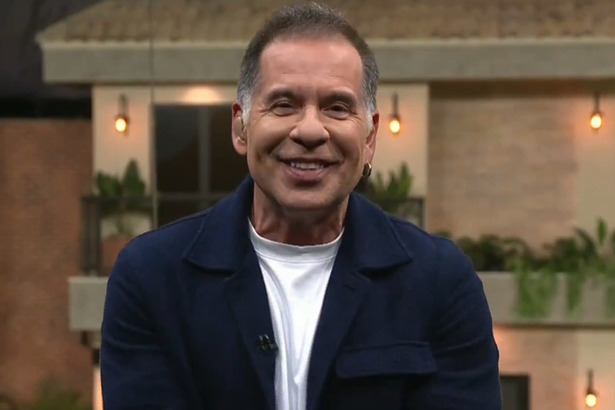 Leandro Hassum em trecho do estúdio de glass na Casa do Patrão